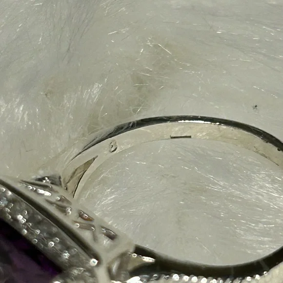 Elegant Purple and Silver Ring - Picture 8 of 10
